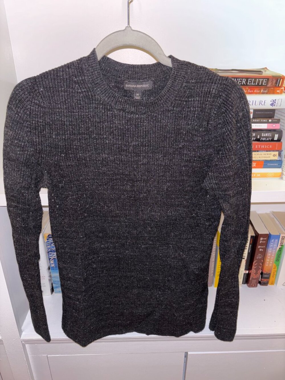 Banana Republic Women's Grey and Black Marbled Sweater
